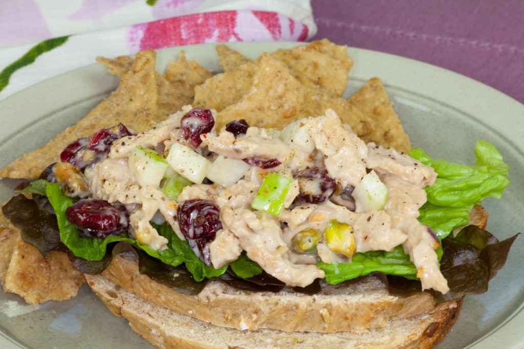 Chik'n Salad with Cranberries and Pistachios #vegan