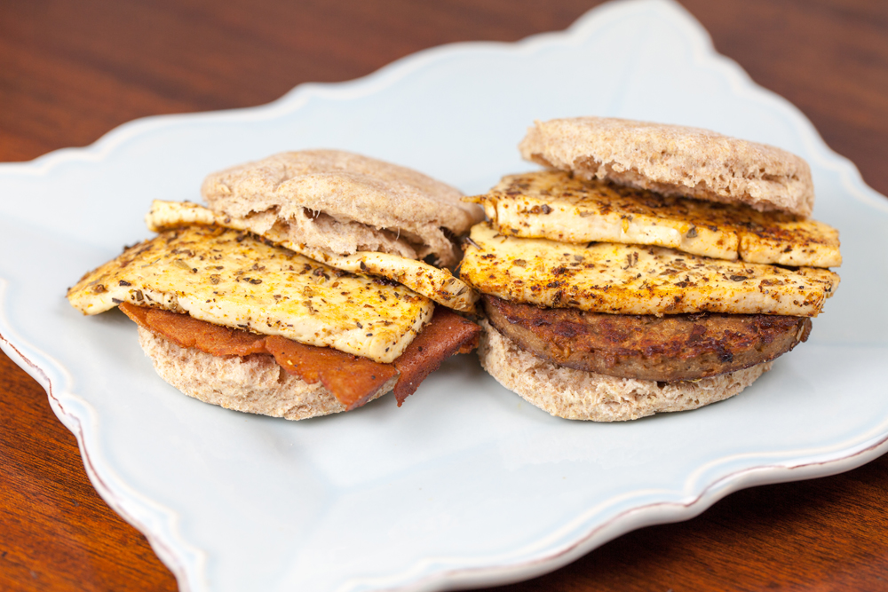 Easy Vegan Breakfast Sandwiches | www.thatwasvegan.com