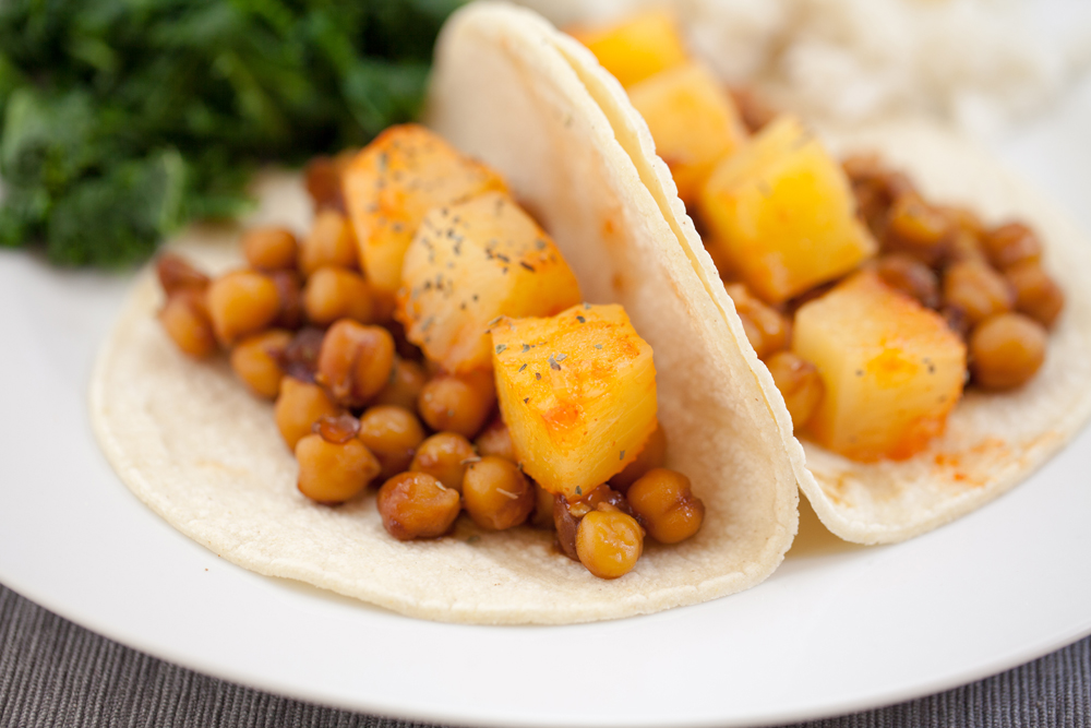 Korean BBQ Chickpea Tacos w/ Sriracha Pineapples | www.thatwasvegan.com