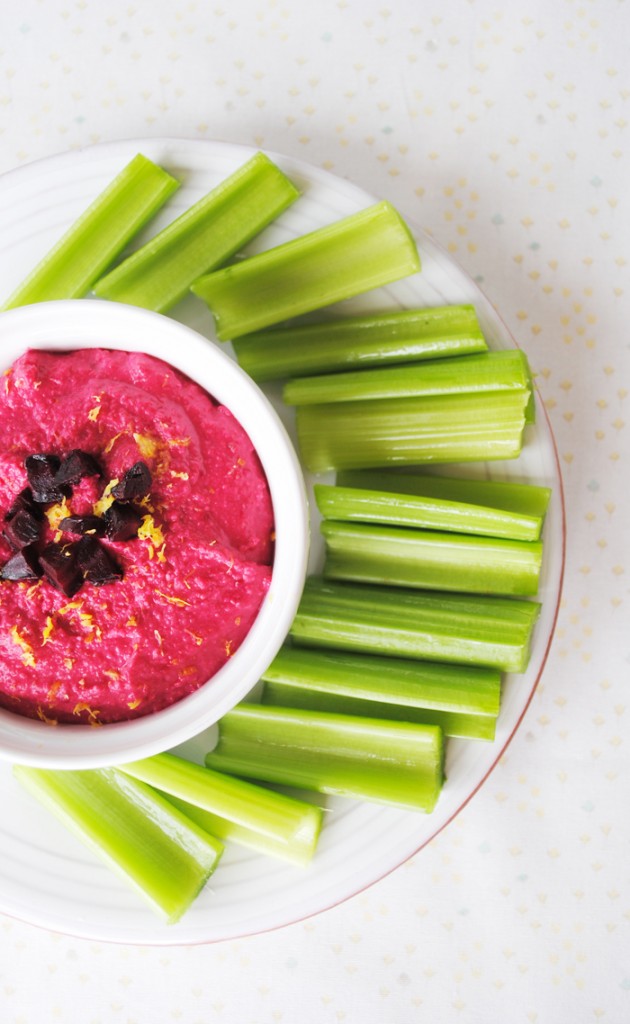 Beet Hummus: Lemony, Garlicky & Oil-Free! | www.thatwasvegan.com