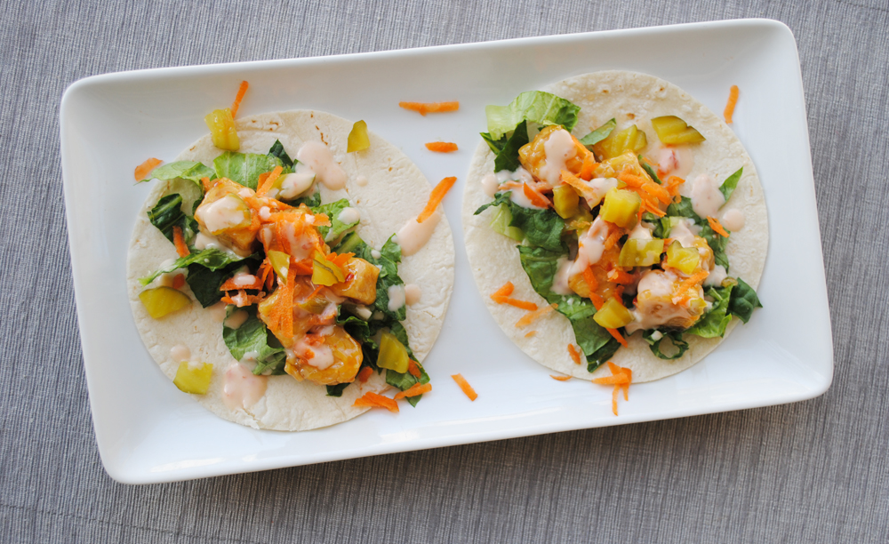 Thai Tempeh Tacos - deliciously sweet n' spicy vegan tacos! www.thatwasvegan.com