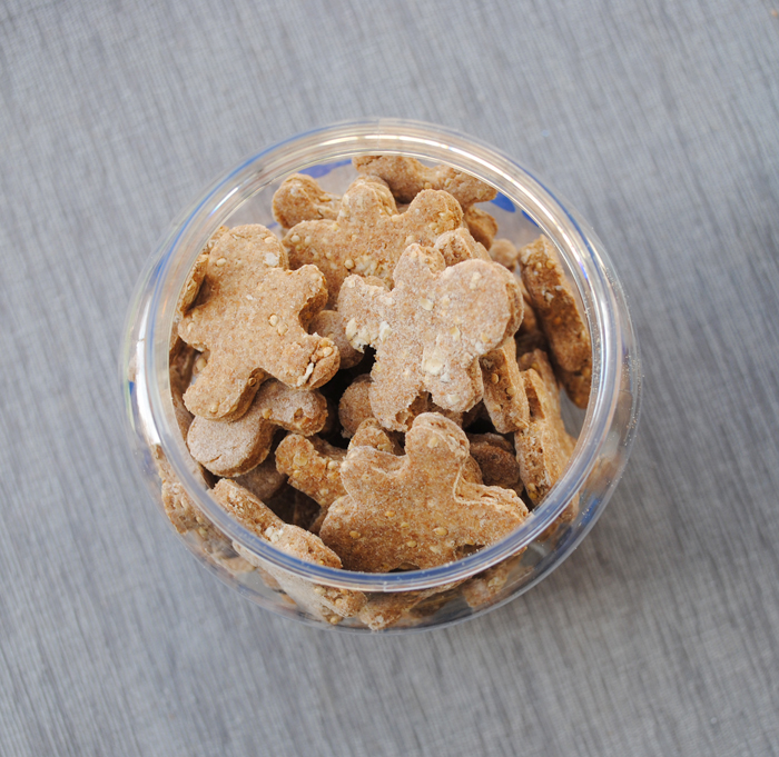 Peanut Butter Coconut Dog Treats | www.thatwasvegan.com