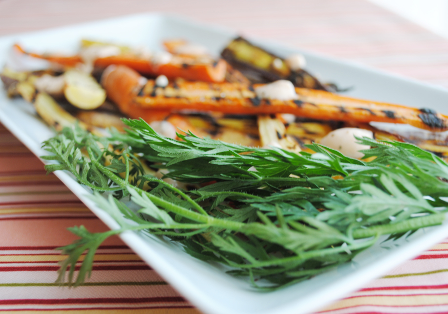 Grilled Carrots with a Sriracha Cream Sauce | www.thatwasvegan.com