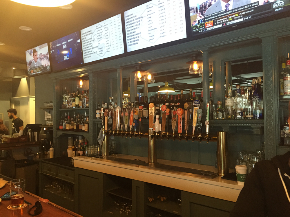 Mile High Vegan Eats: Esters Neighborhood Pub