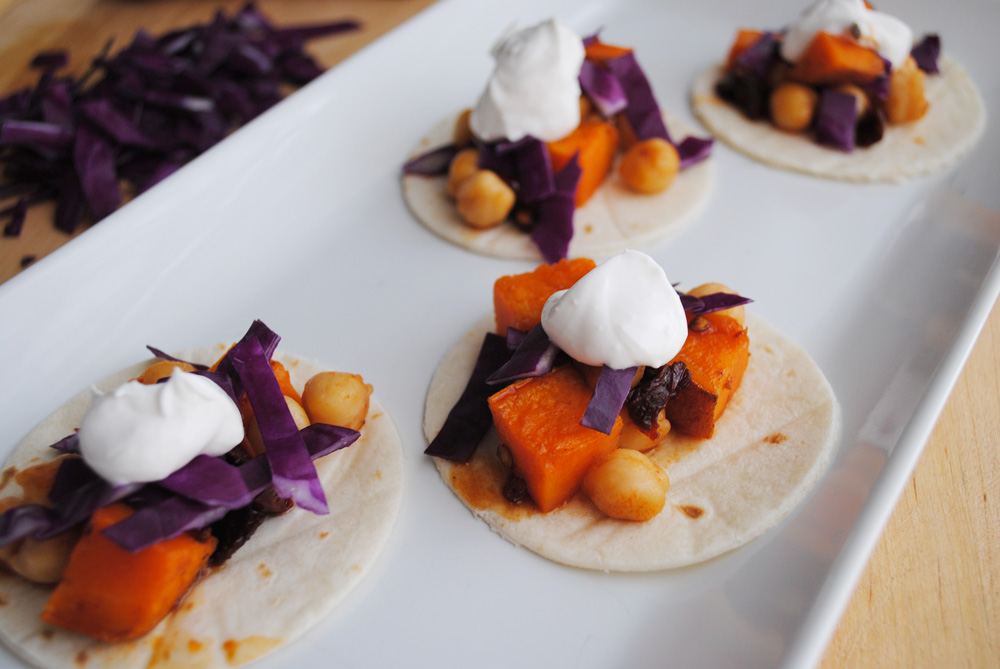 Angry Tacos: Spicy and smoky chickpeas and sweet potatoes | www.thatwasvegan.com