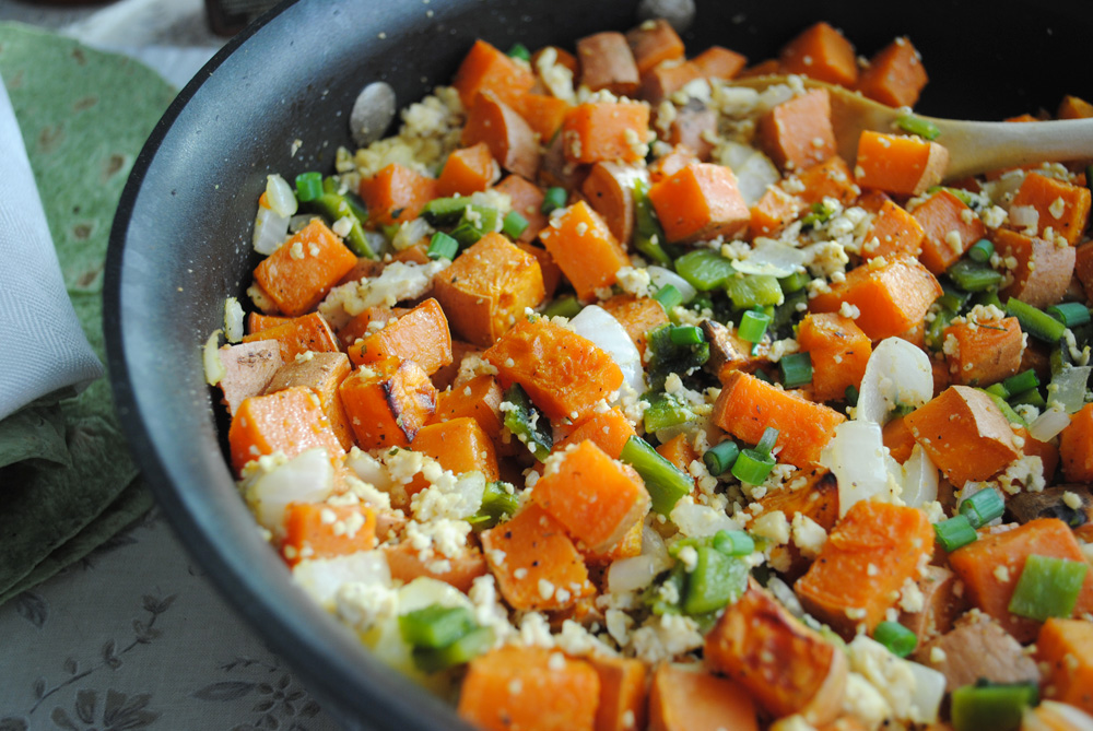 Spicy Sweet Potato Hash with Roasted Poblano- And easy breakfast or brunch that's full of flavor! www.thatwasvegan.com