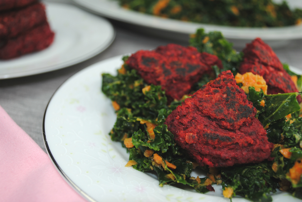 Beet Burgers | Flavorful and easy and 100% plant-based | www.thatwasvegan.com