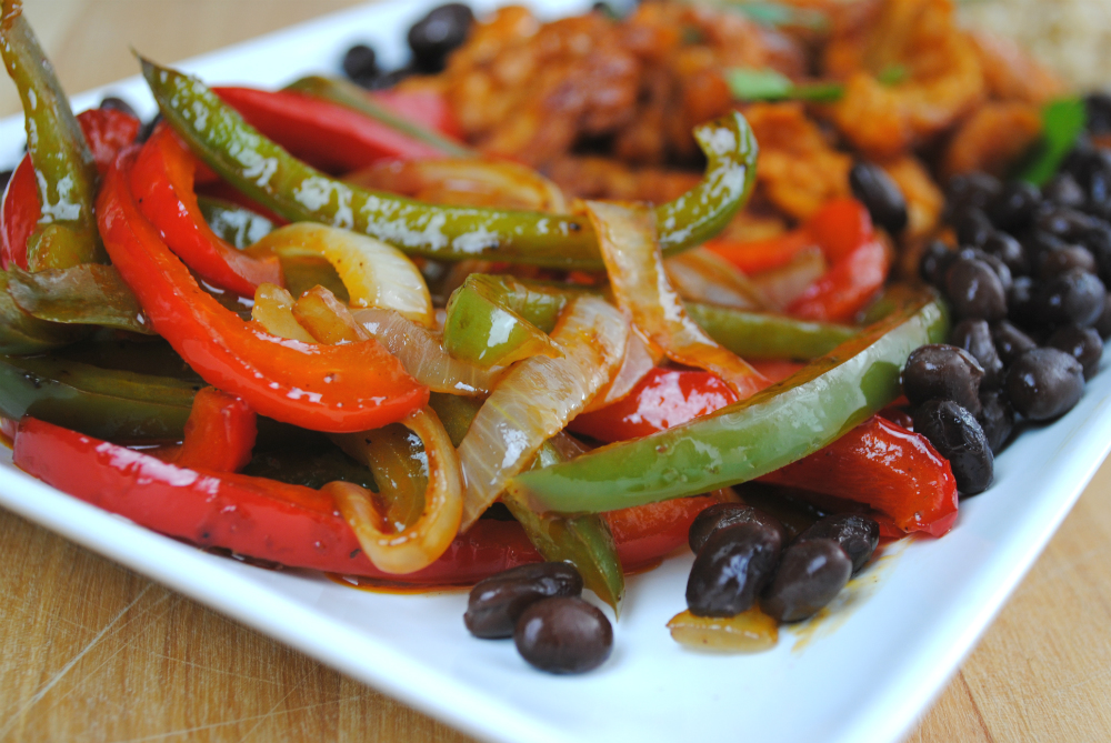 Vegan Chick'n Fajita Bowls | Flavorful, Spicy, Healthy, Delicious | www.thatwasvegan.com