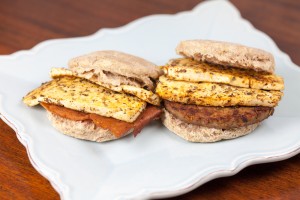 Easy Vegan Breakfast Sandwiches | www.thatwasvegan.com